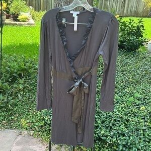 NWT ▶️Fleur’t ◀️ Robe with silky satin ties, size Small / Medium.